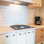Spacious With Sea View - Beahost