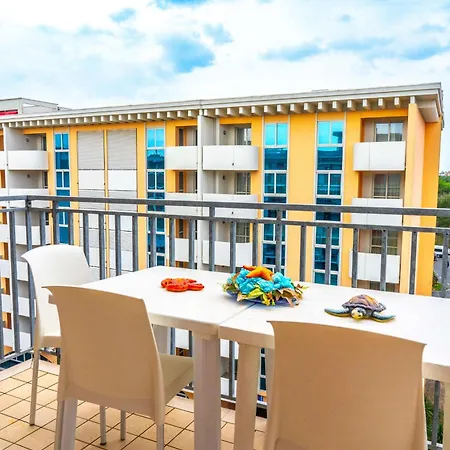 Spacious With Sea View - Beahost Appartamento *