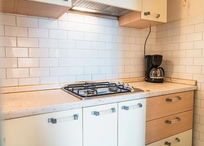 Spacious With Sea View - Beahost