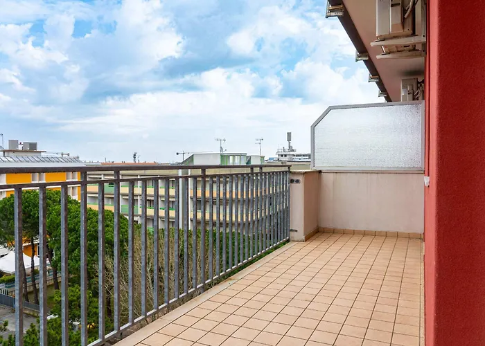 Spacious With Sea View - Beahost Appartamento *